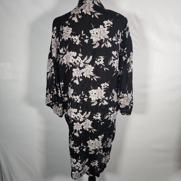 SPIRITUAL GANGSTER Women's 'MAYA' Black FLORAL KIMONO ROBE - One Size - Picture 2 of 13